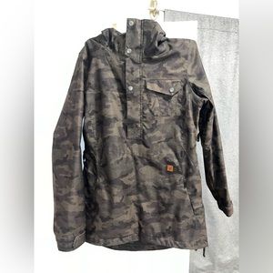 Women’s Volcom pullover goretec ski/snowboard jacket